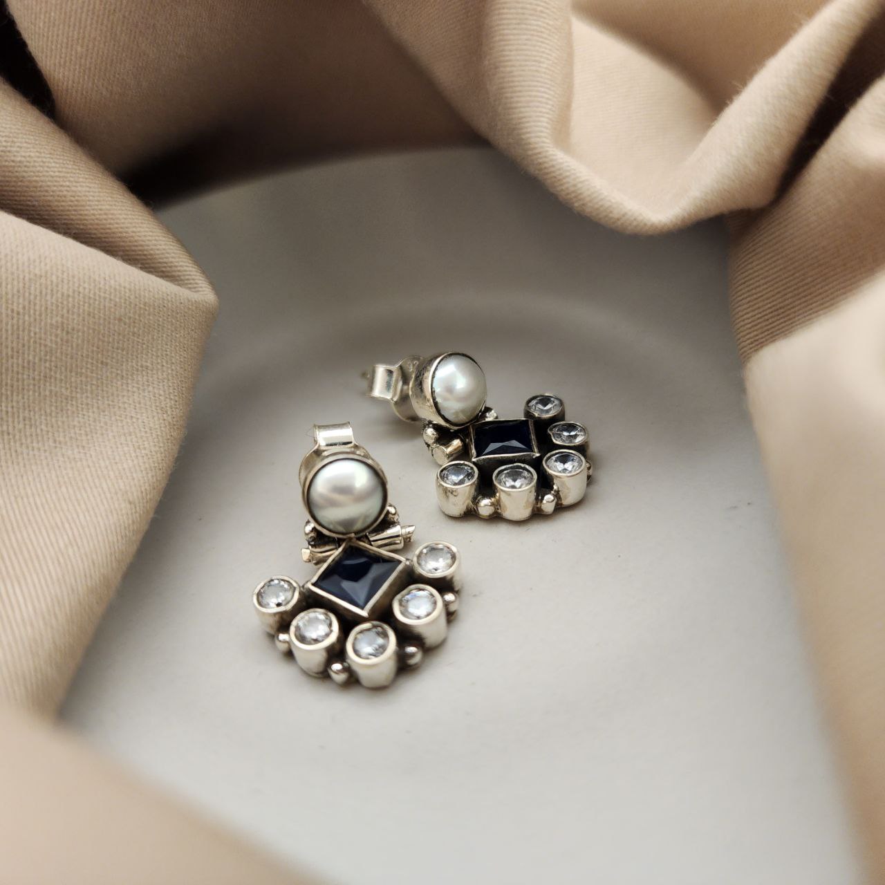 Semi Square Cutstone Earrings (H2123-31)