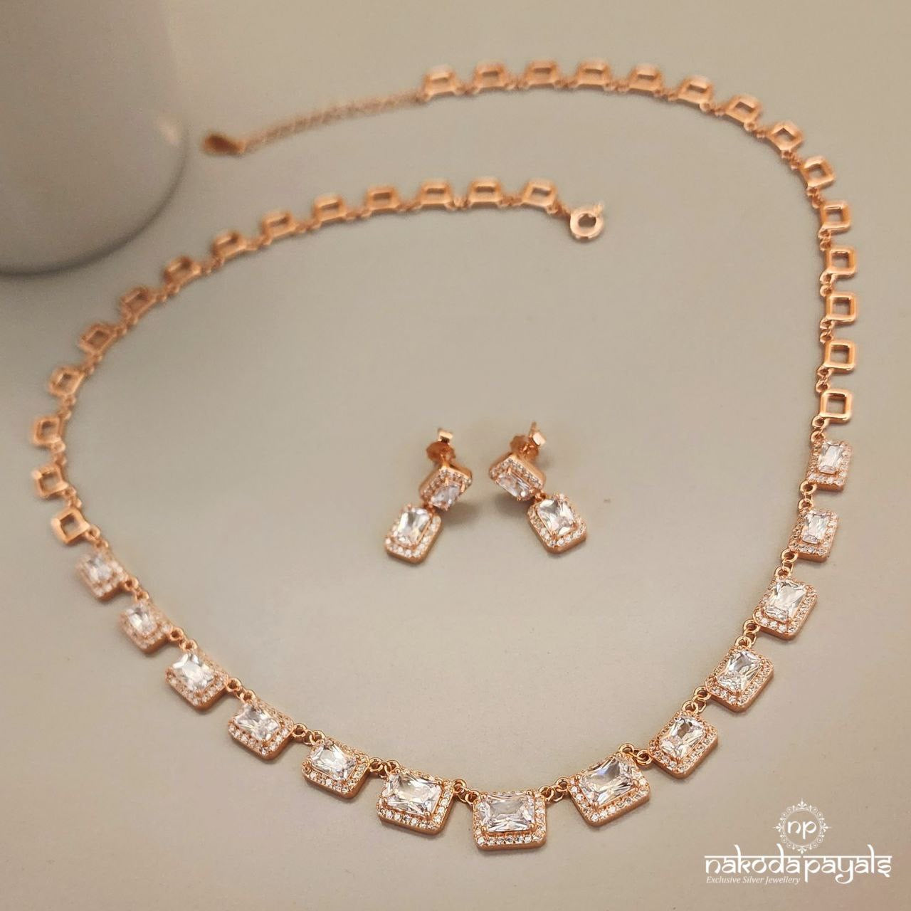 White Crystal Rosegold Neckpiece With Earrings (St3150)