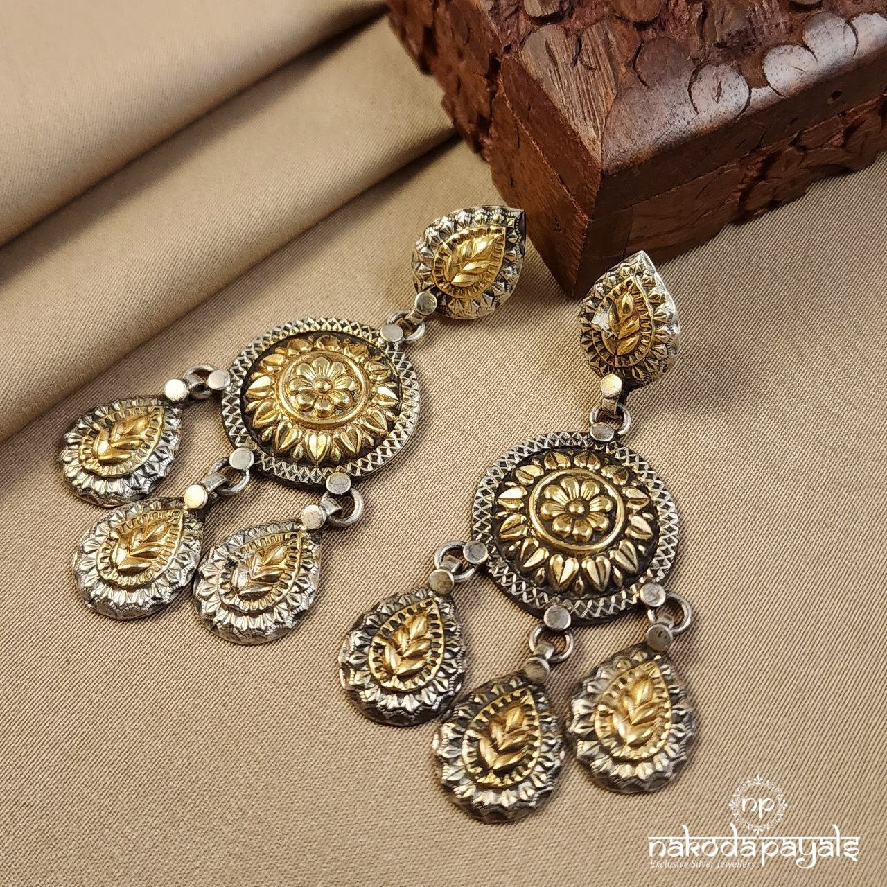 Pretty Leafy Dual Tone Earrings (C3139)