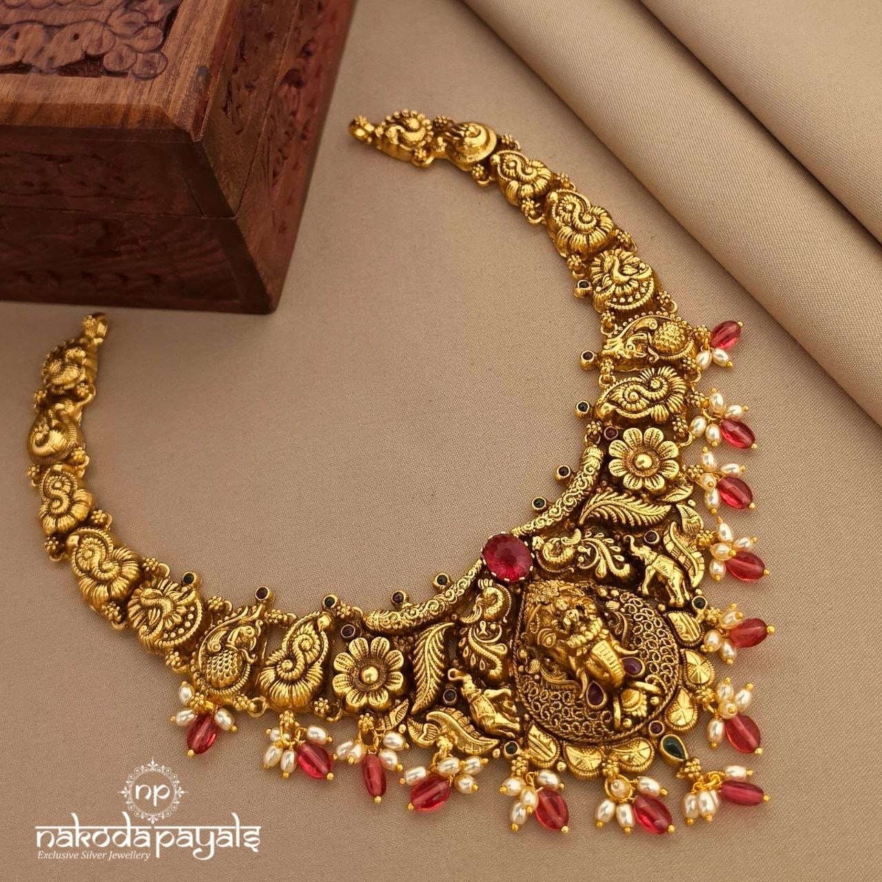Twin Elephant Blush Drops Neckpiece (Gn10746)