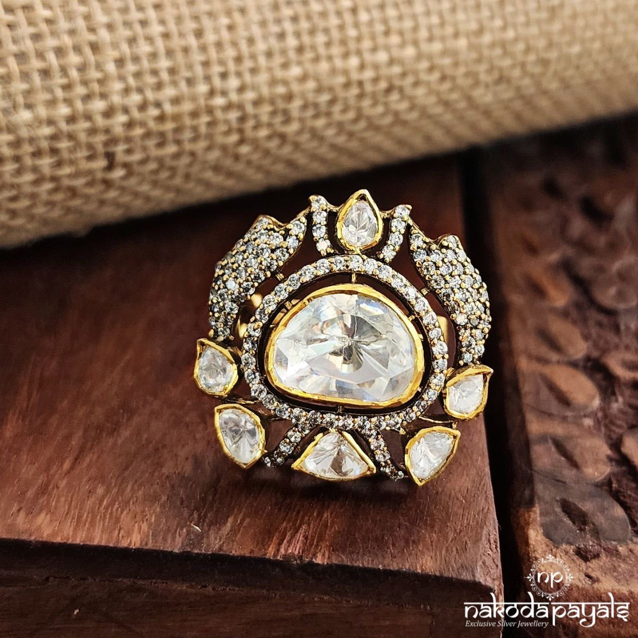 Elegant Moissanite Finger Ring (F2581)