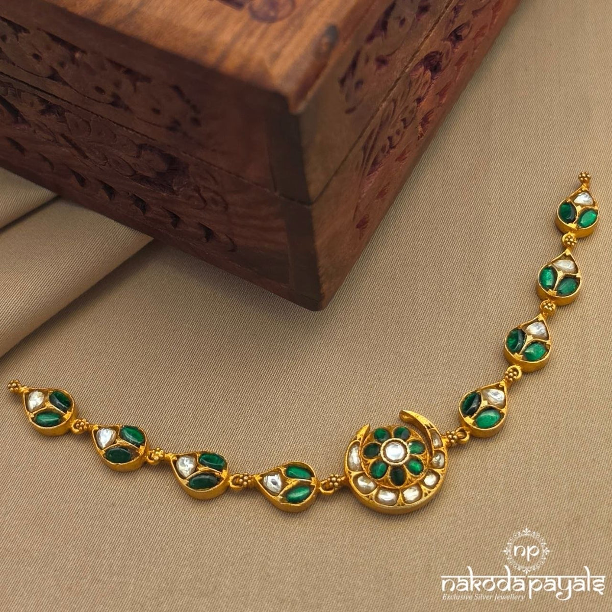 Green Half Moon Kundan Choker (Gn10941)