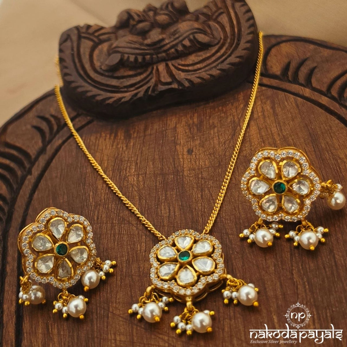 Floral Moissanite Neckpiece With Earrings (Gn10967)