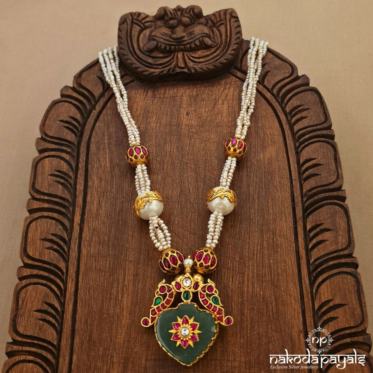 Jade Ball Neckpiece (Gn11054)