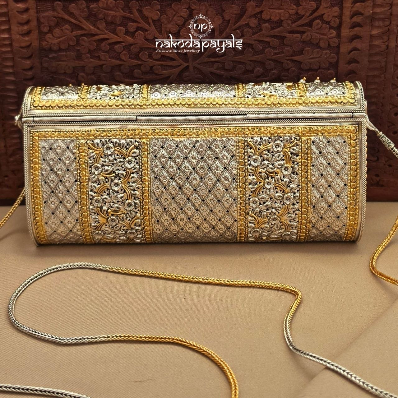 Elegant Moissanite Purse (Esa343)
