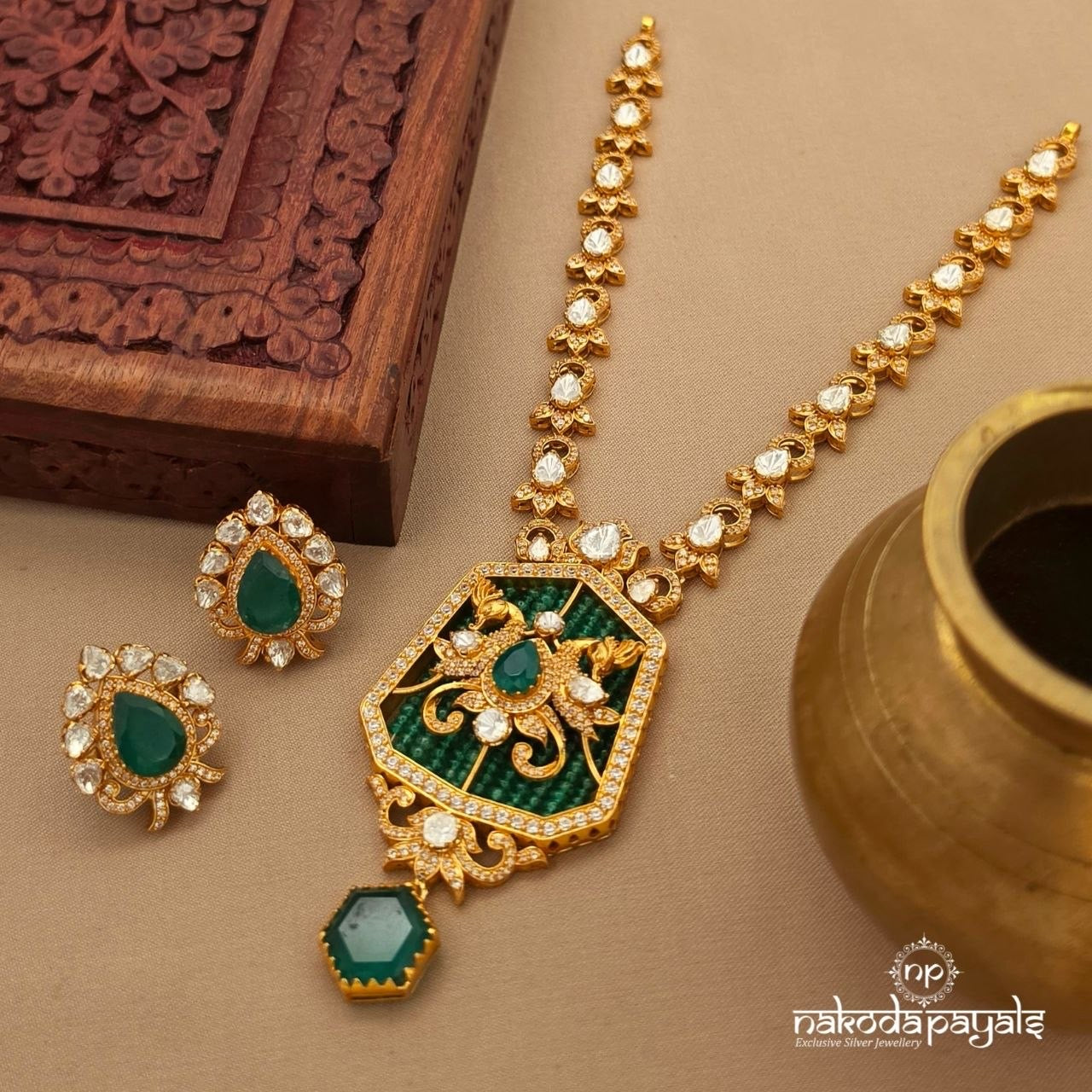 Emerald Leaf Drop Moissanite Neckpiece With Earrings (Gn10422)