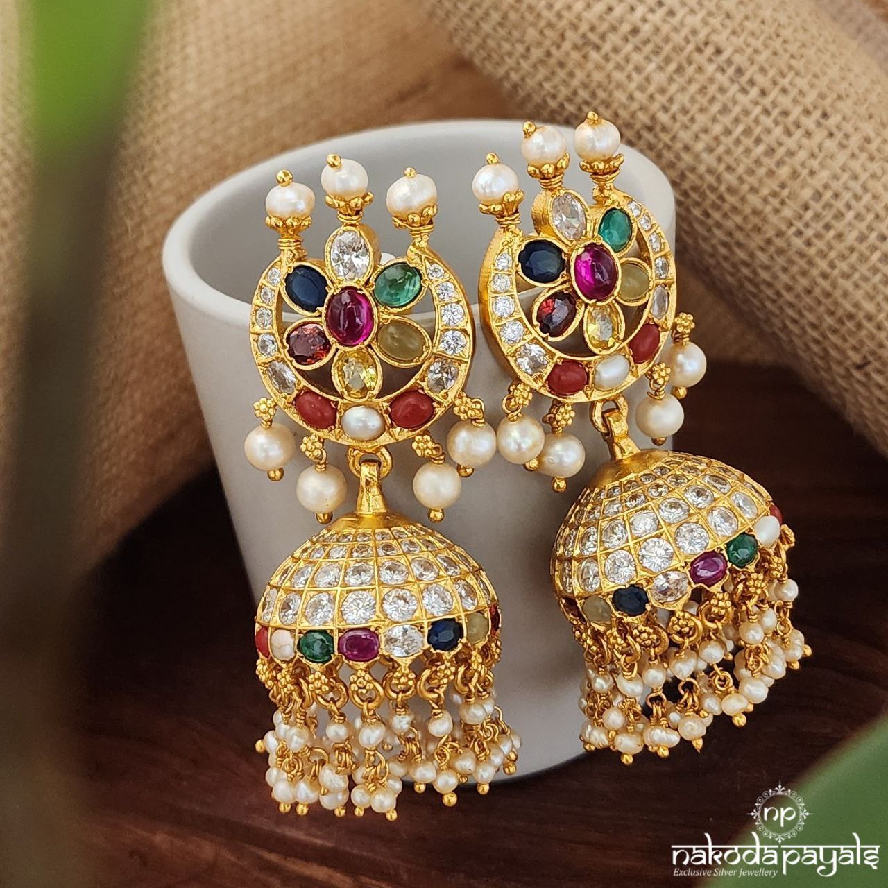 Sparkling Navratna Pearly Jhumka (Ge8196)