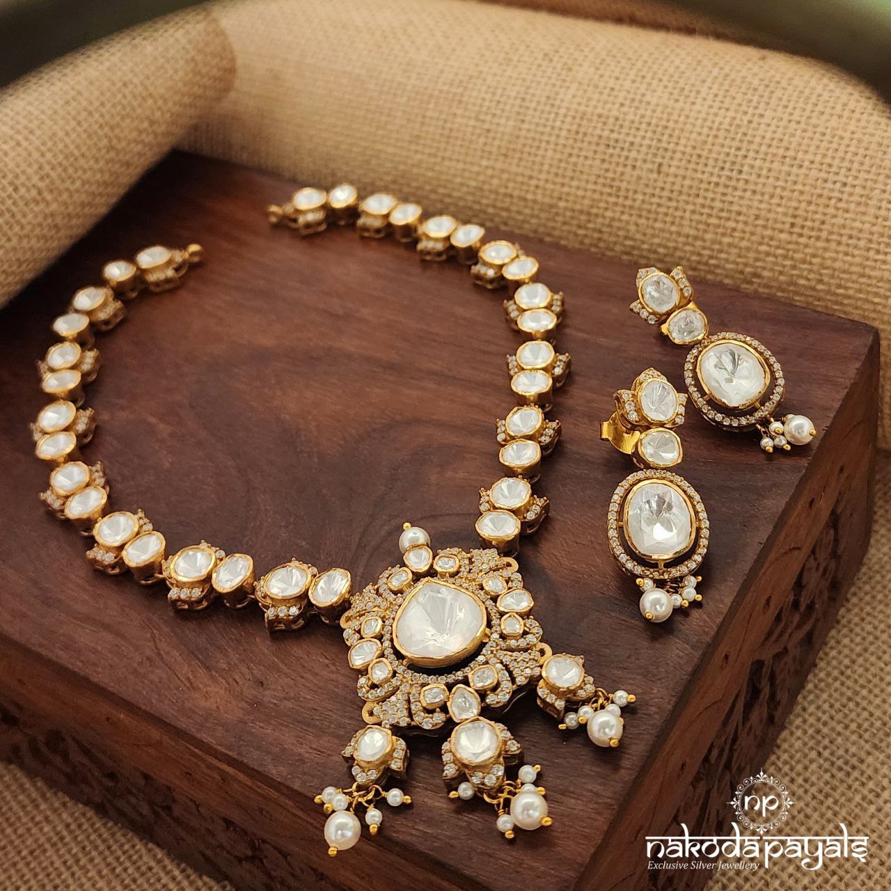 Leafy Pearl Drops Moissanite Neckpiece With Earrings (Gn8036)