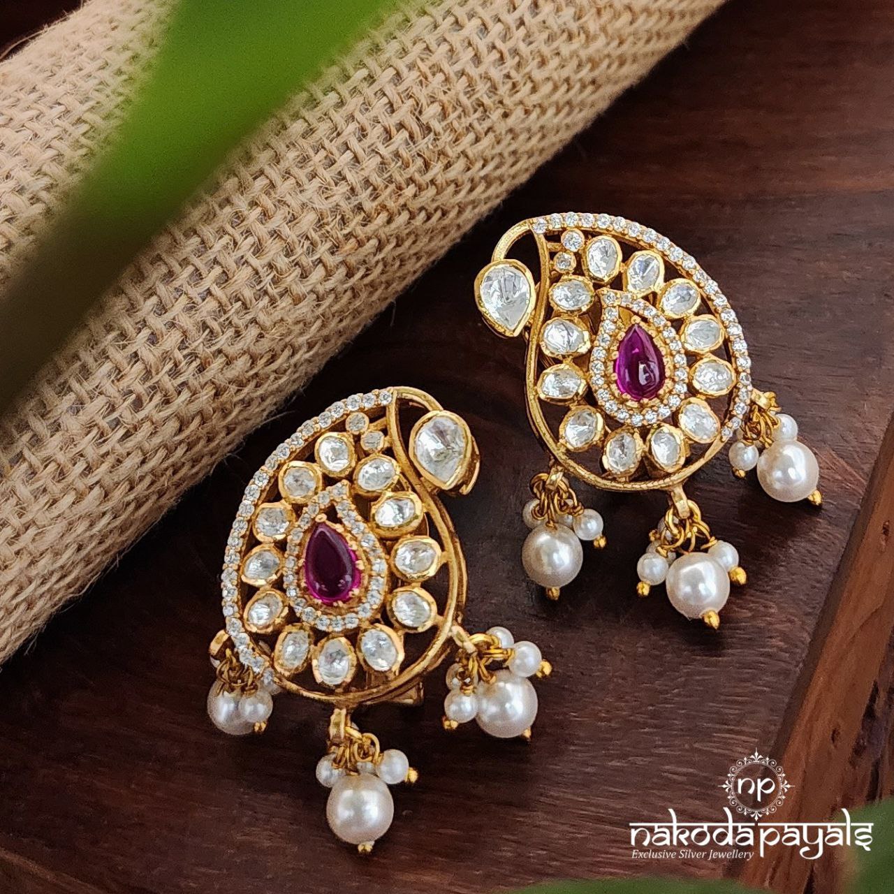 Mango Pearly Moissanite Studs (Ge8247)