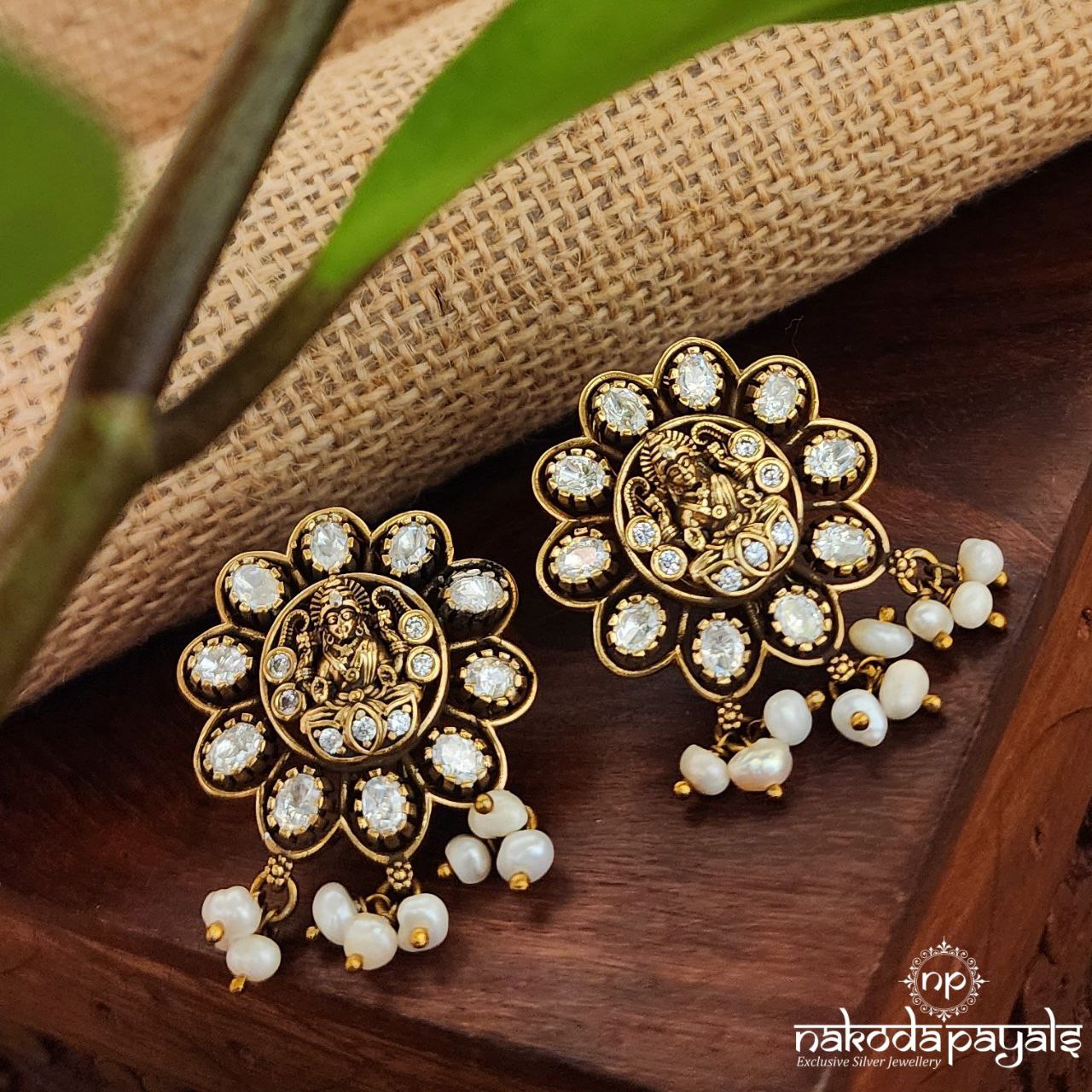 Mahalakshmi Pearl Drops Moissanite Studs (Ge8253)