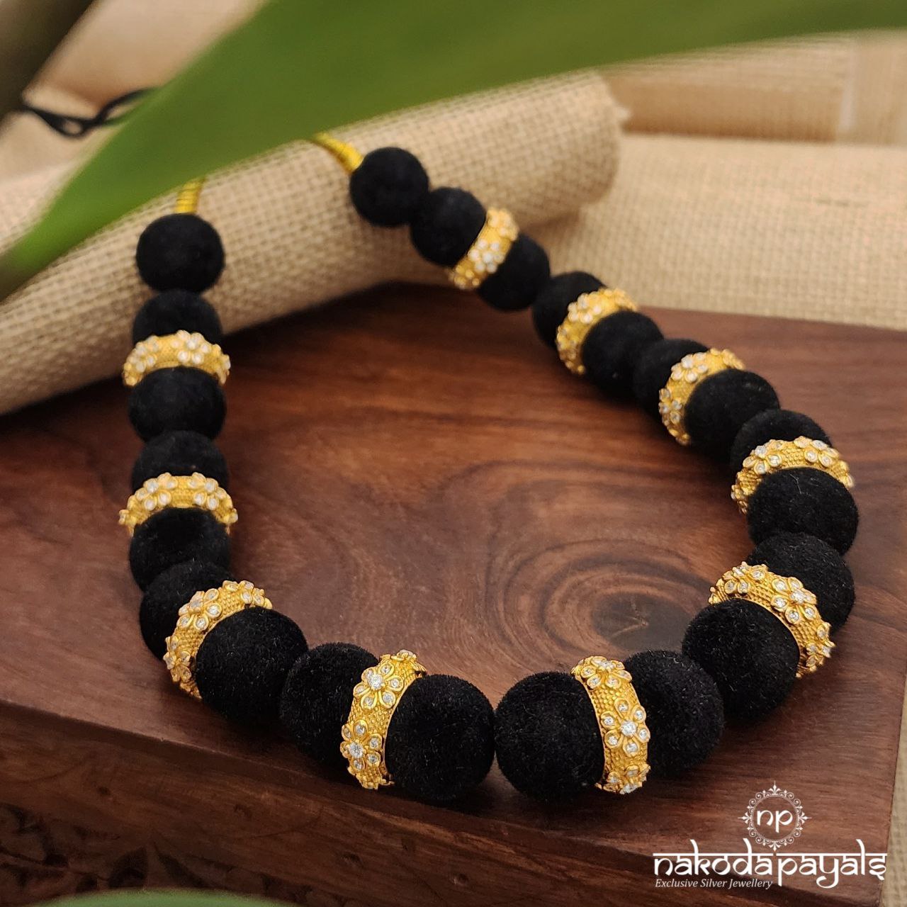 Floral Ball Neckpiece (Gn8061)