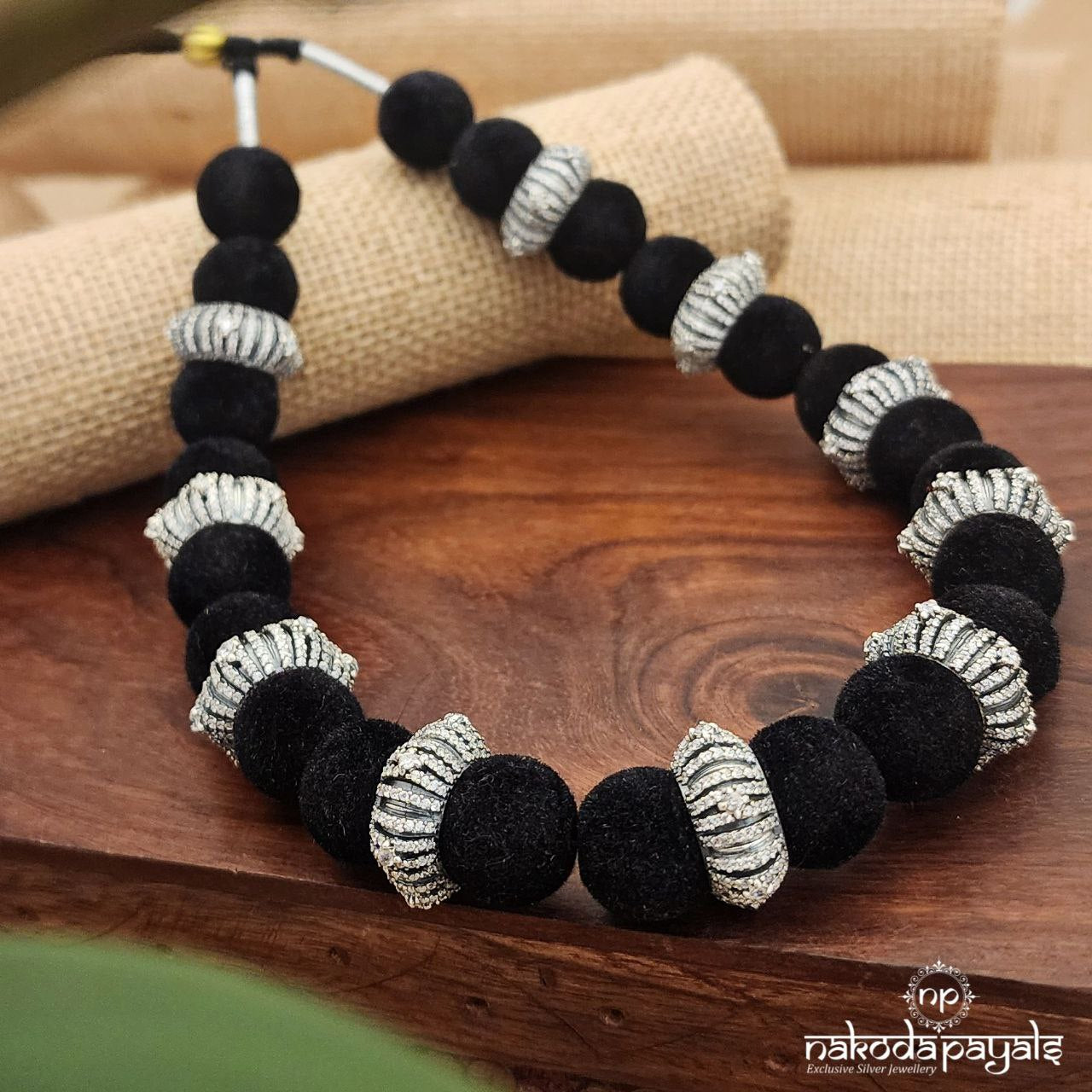 Classic Black Ball Neckpiece (N10021)