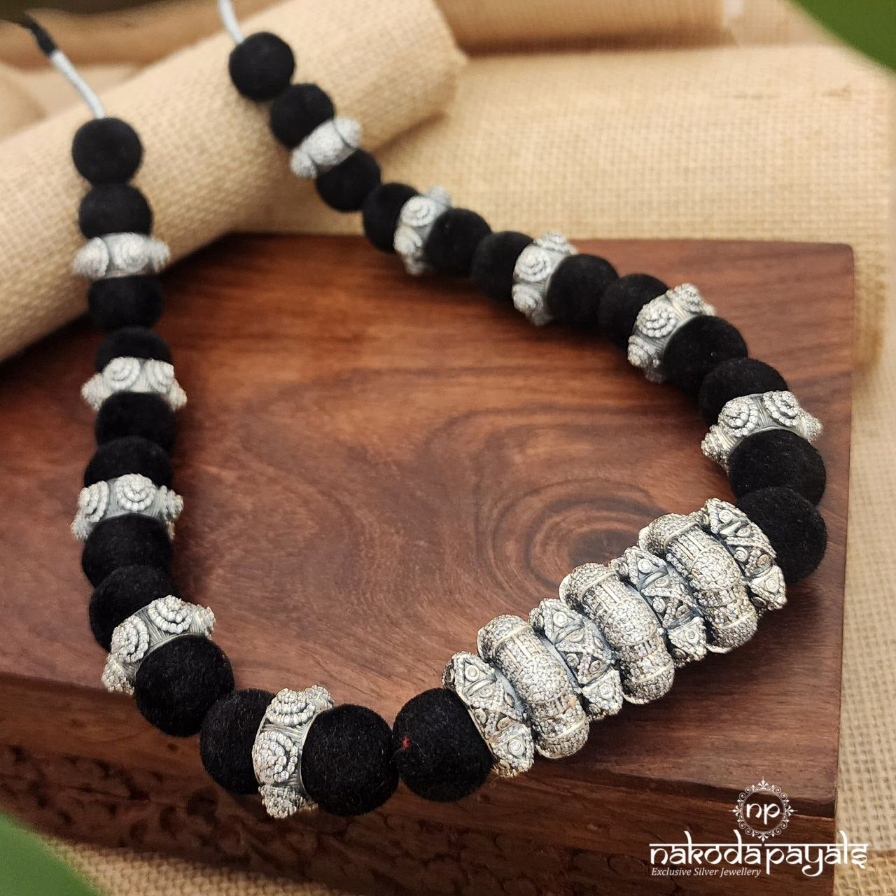 Grand Black Ball Neckpiece (N10022)