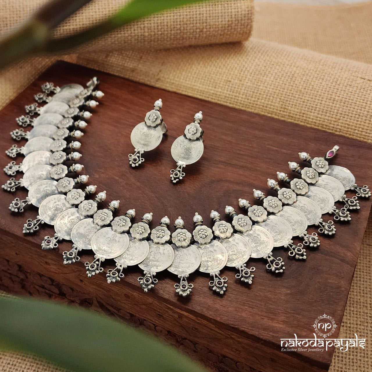Traditional Coined Neckpiece With Earrings (N10042)