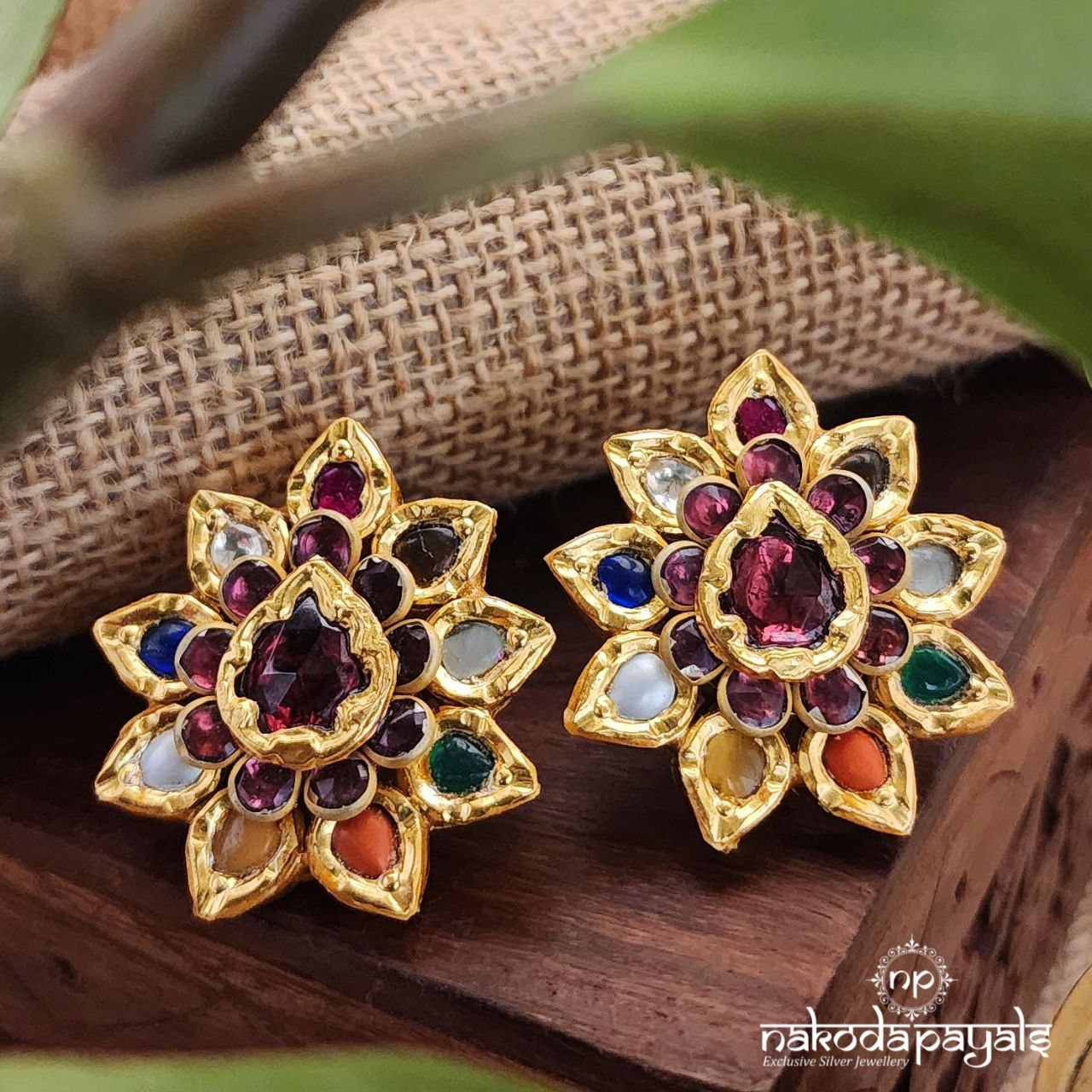 Graceful Floral Navratna Studs (Ge8304)