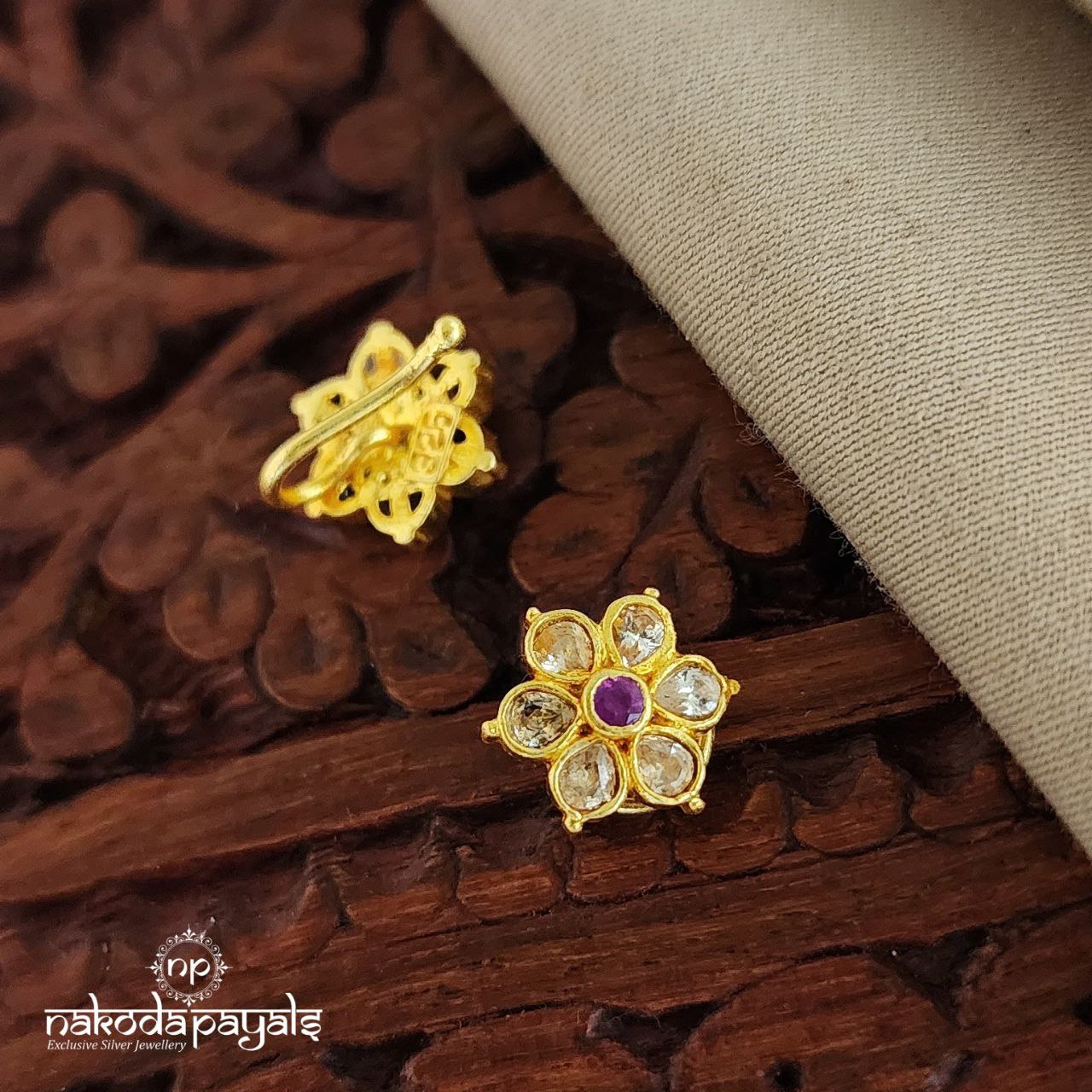 Ruby Flower Nosepin (NP0453)