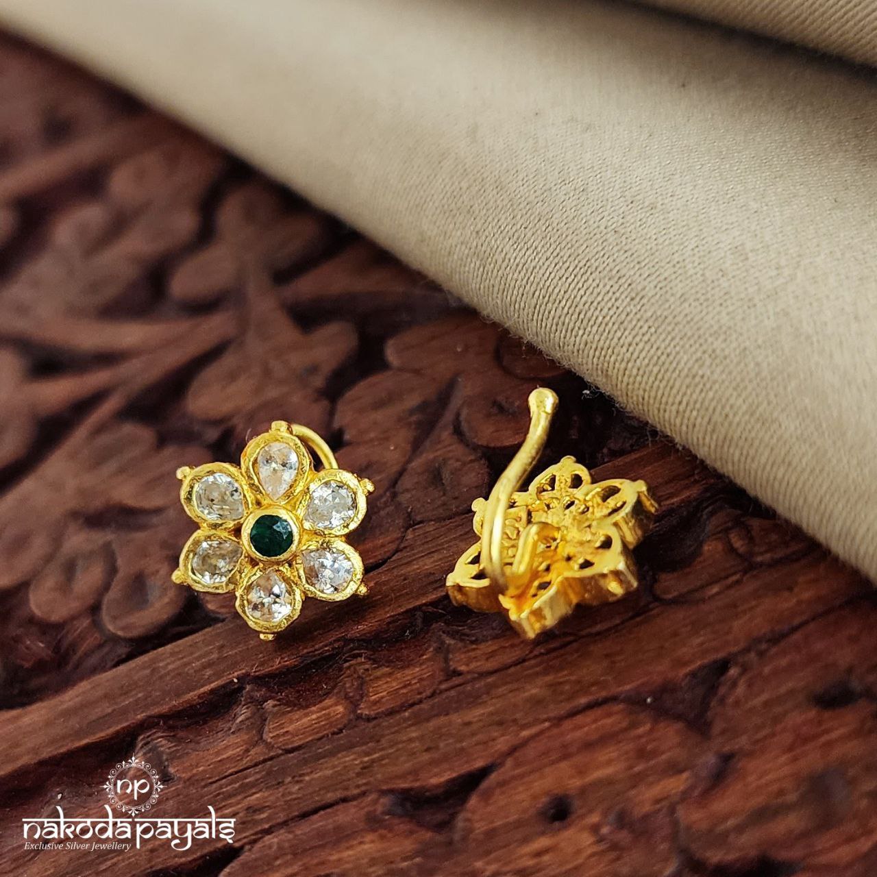 Green Flower Nosepin (NP0456)