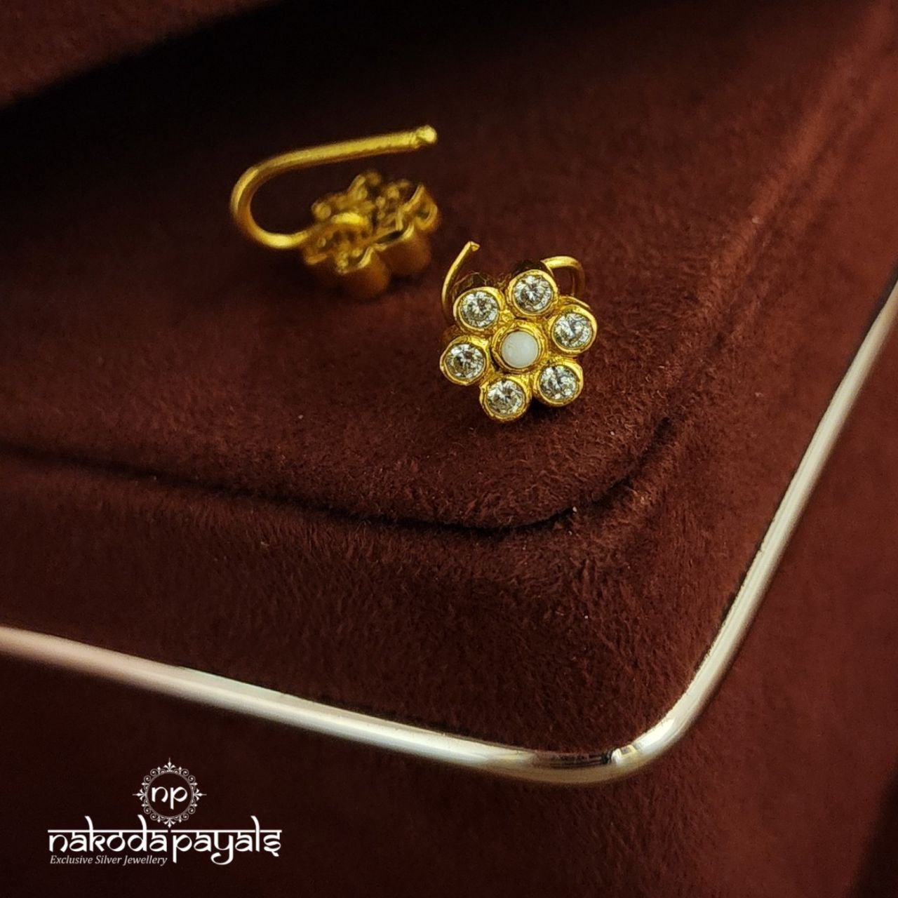 Pearl Flower Nosepin (NP0493)