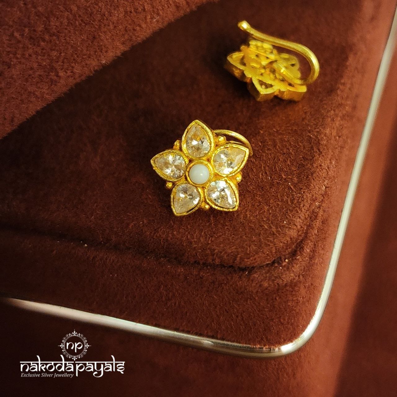 Pearl Flower Nosepin (NP0506)