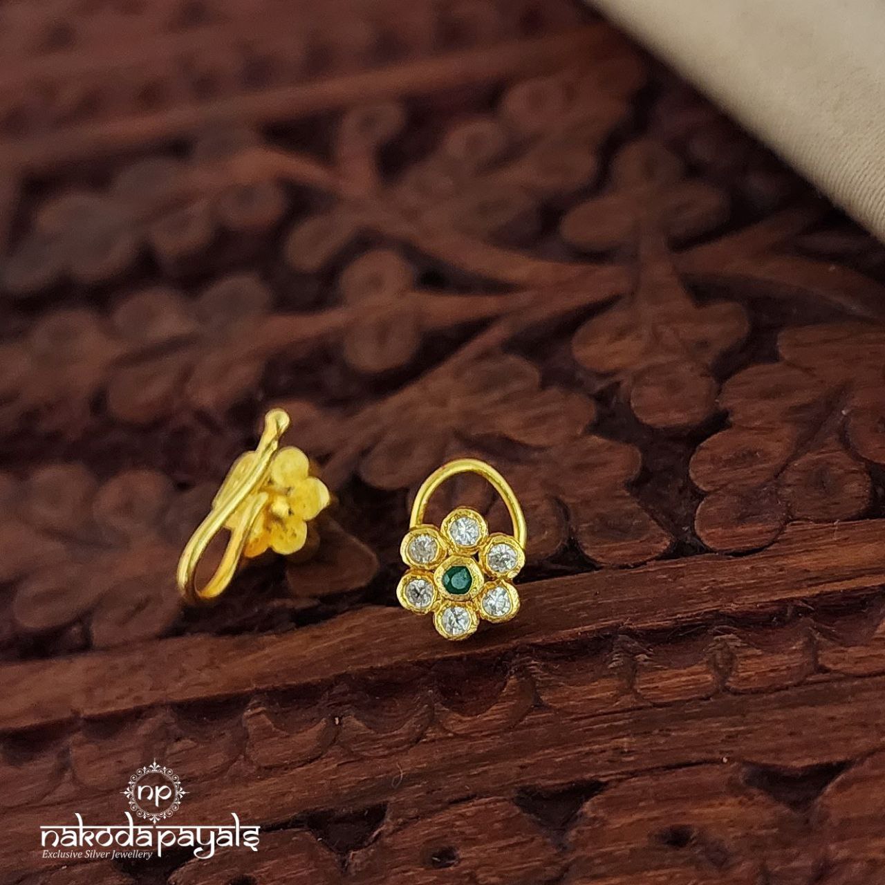 Green Flower Nosepin (NP0507)