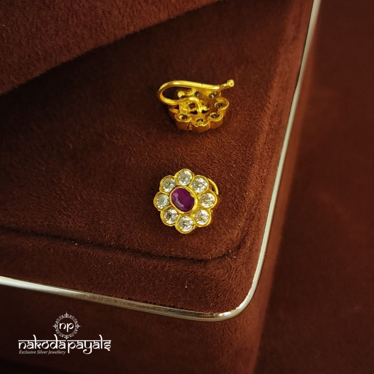 Ruby Flower Nosepin (NP0546)