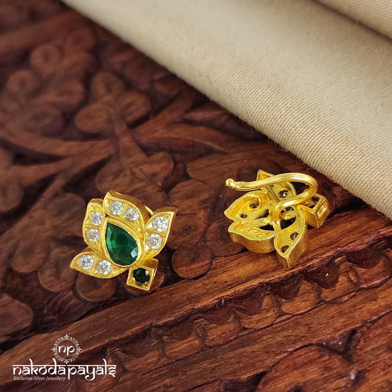 Green Cutstone Nosepin (NP0549)