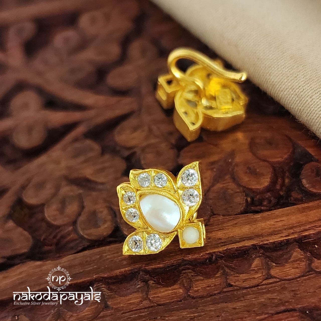 Pearl Nosepin (Np0553)