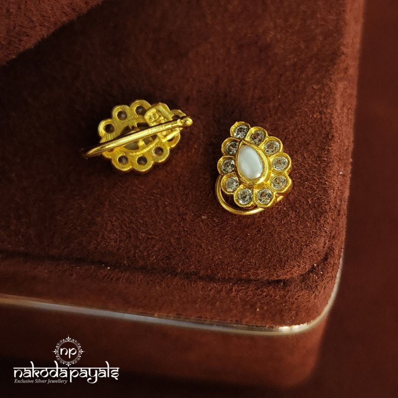 Pearl Nosepin (NP0559)