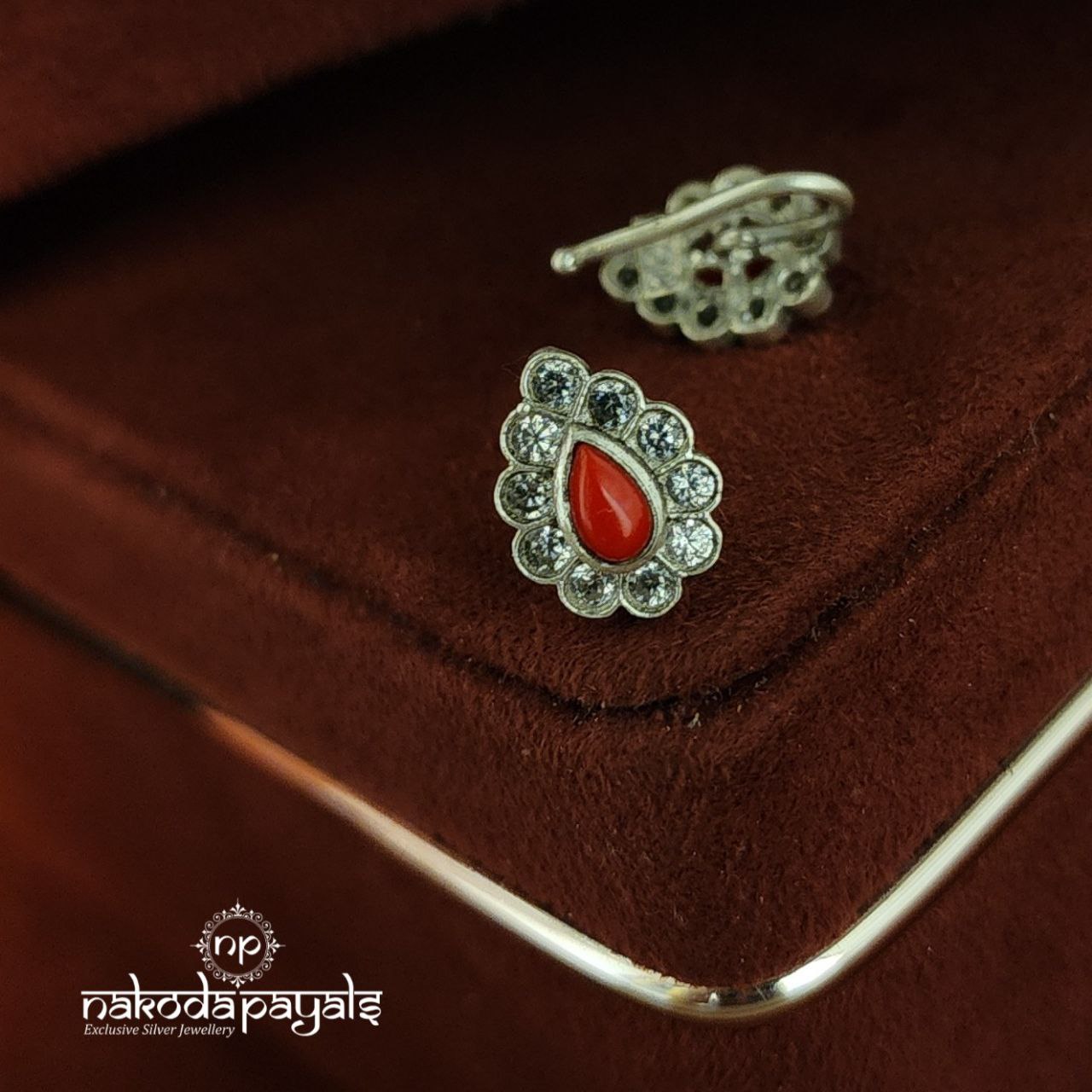 Coral Nosepin (NP0573)