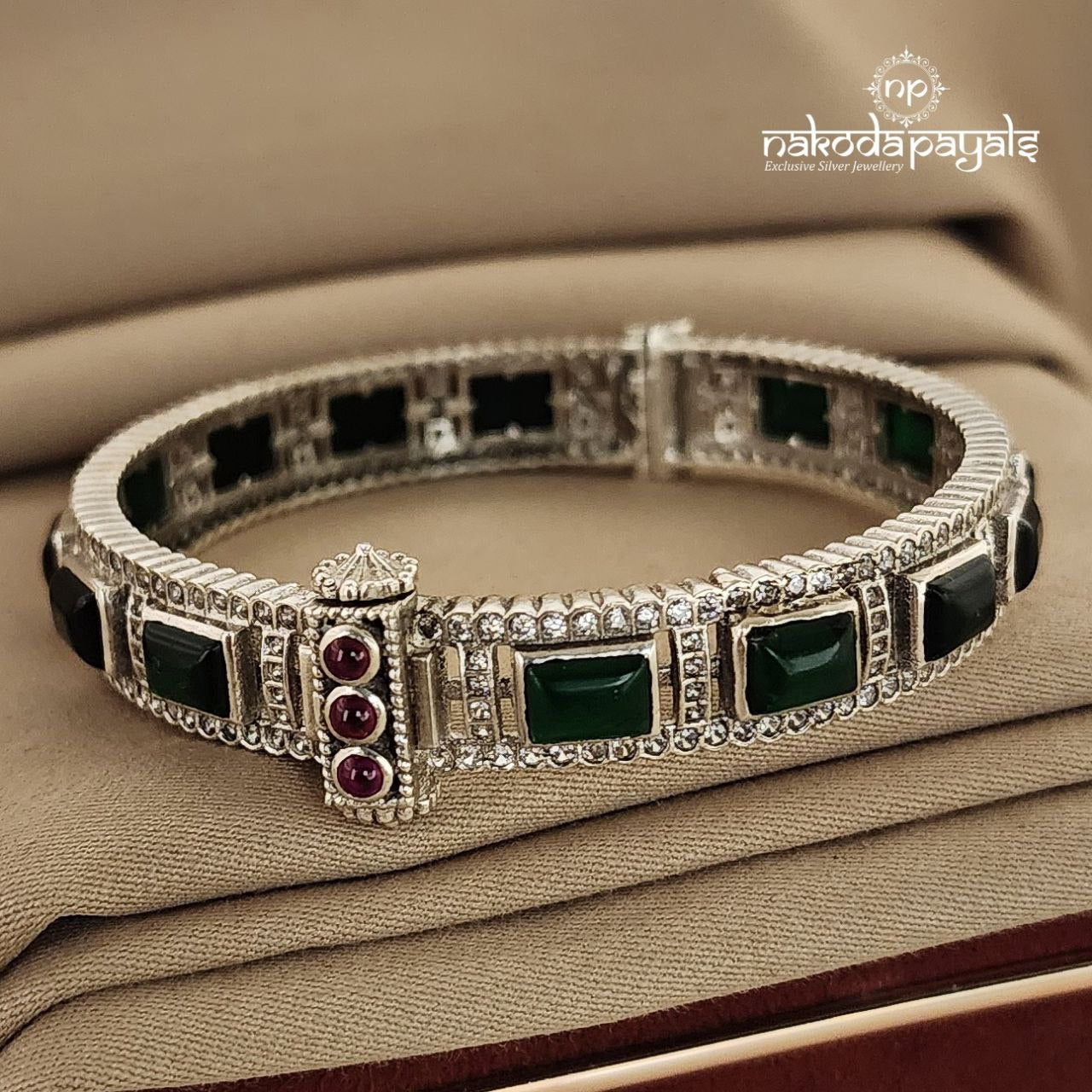 Rectangular Green Kada Single (K3951)