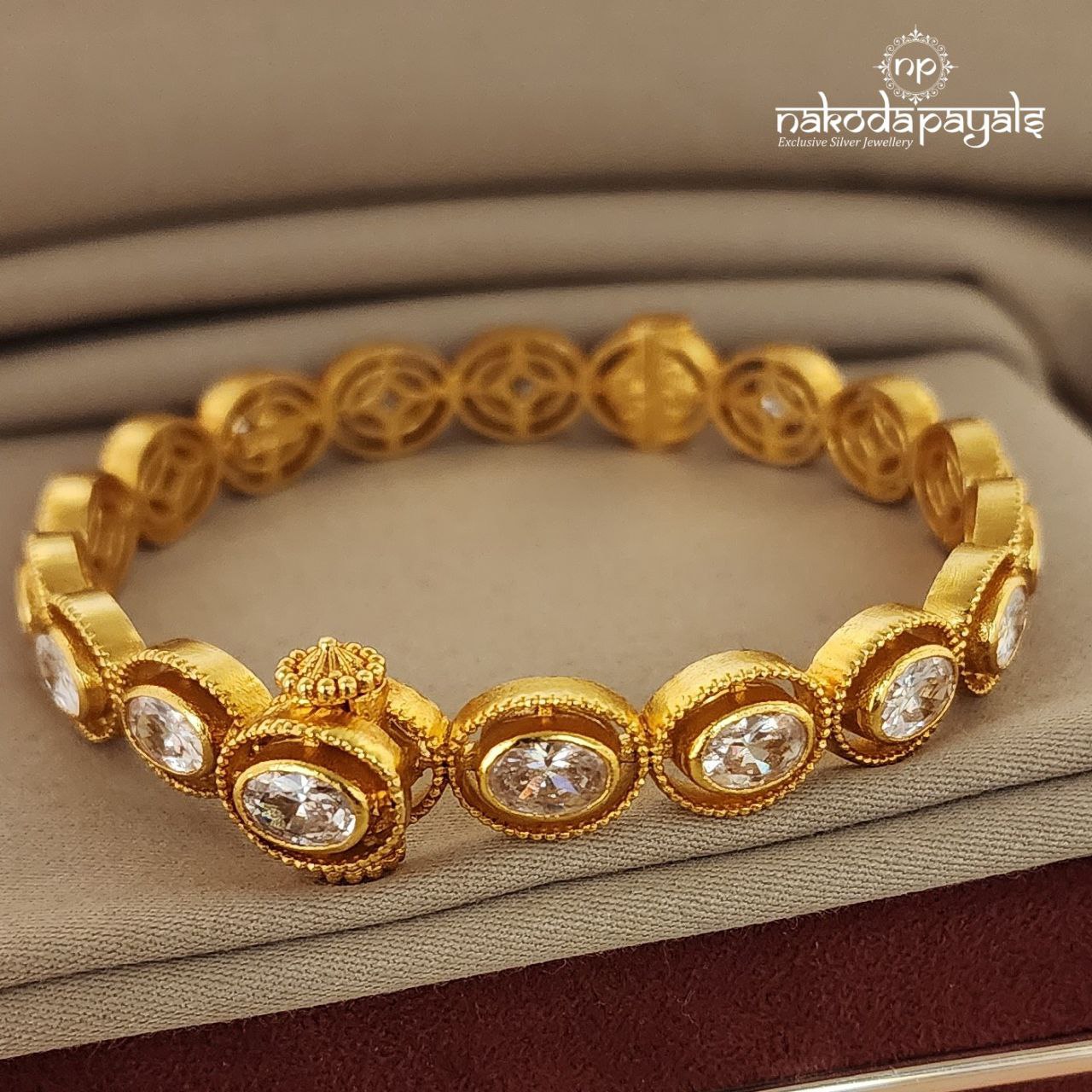 Oval White Openable Kada Single (GK2294)