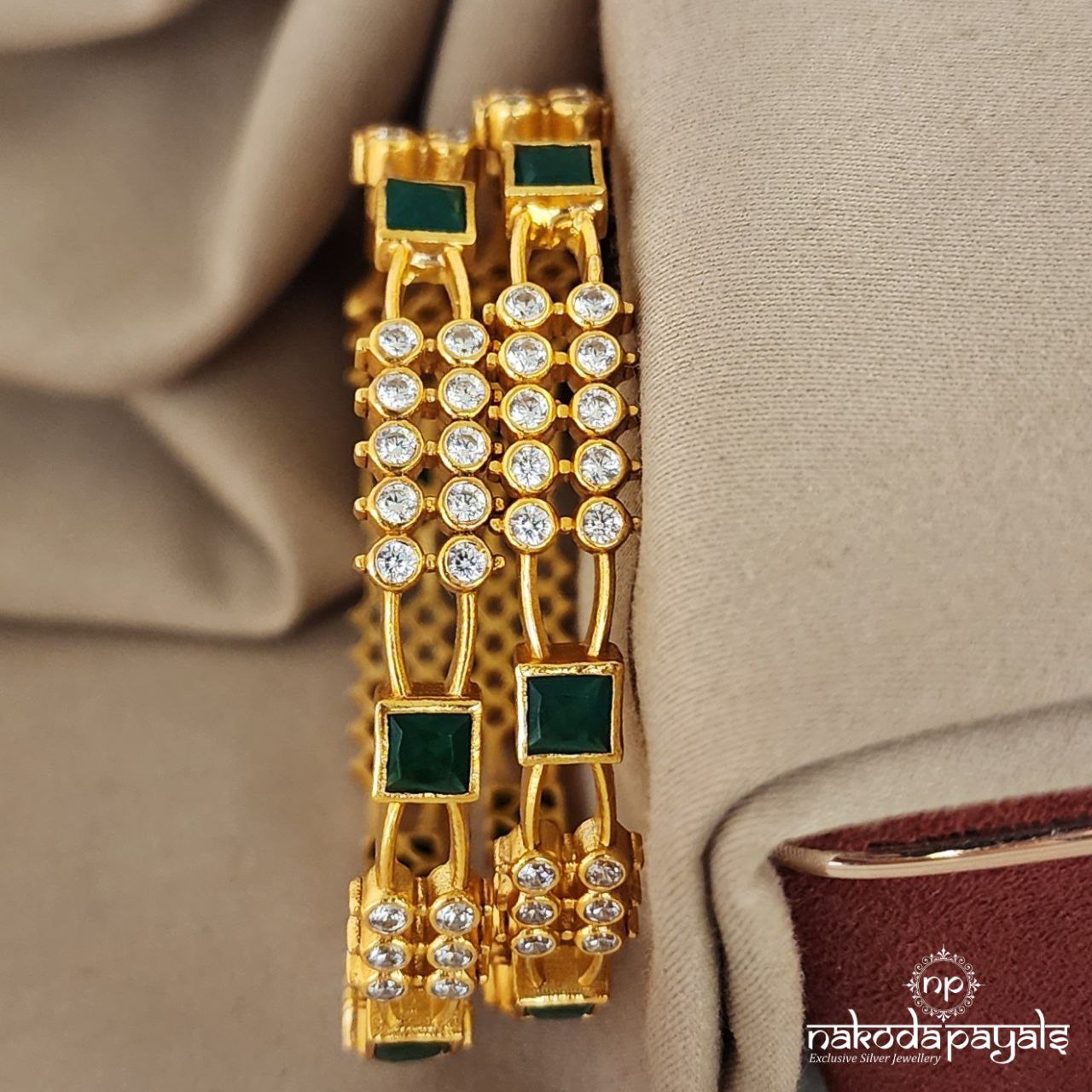 Square Green Bangle Pair (Gk2313)