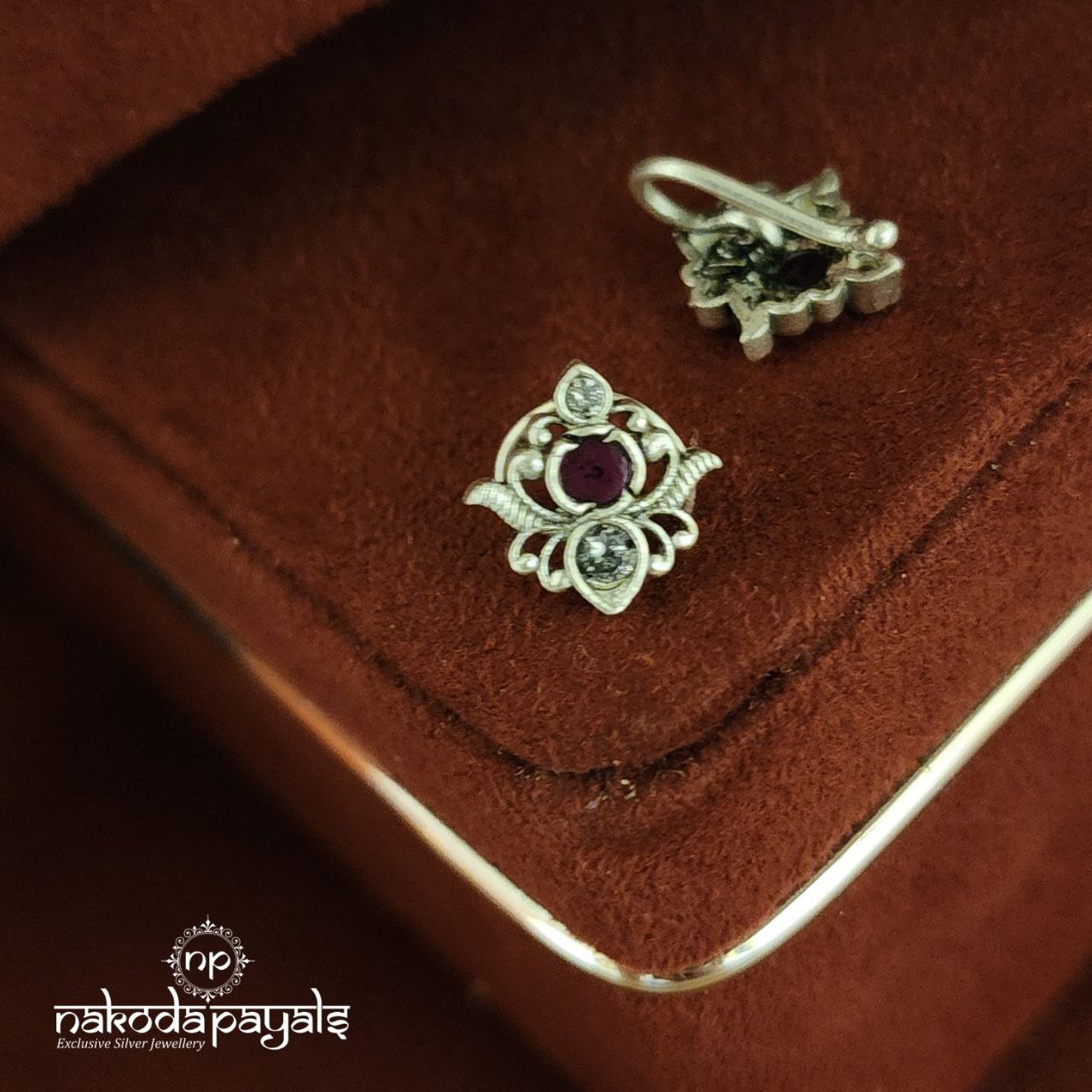 Ruby Cutstone Nosepin (NP0585)