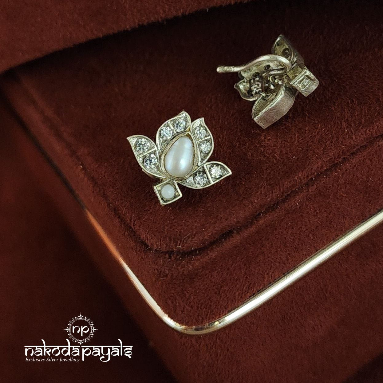 Pearl Nosepin (NP0590)