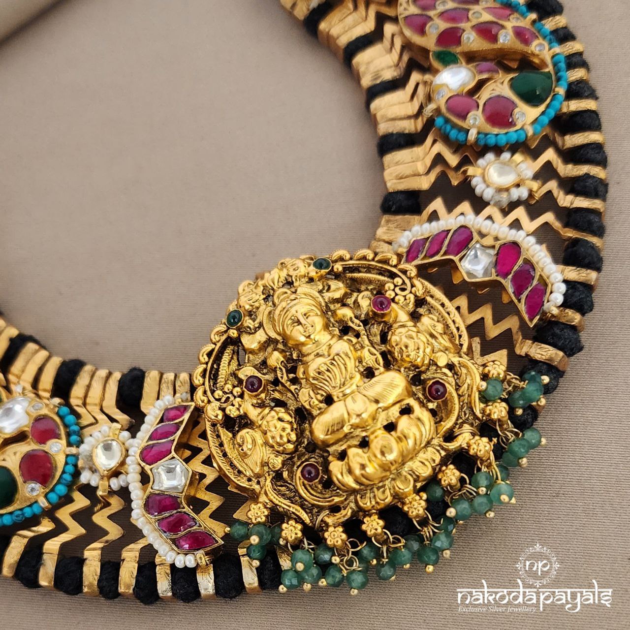 Lakshmi Kundan Neckpiece (GN5900)