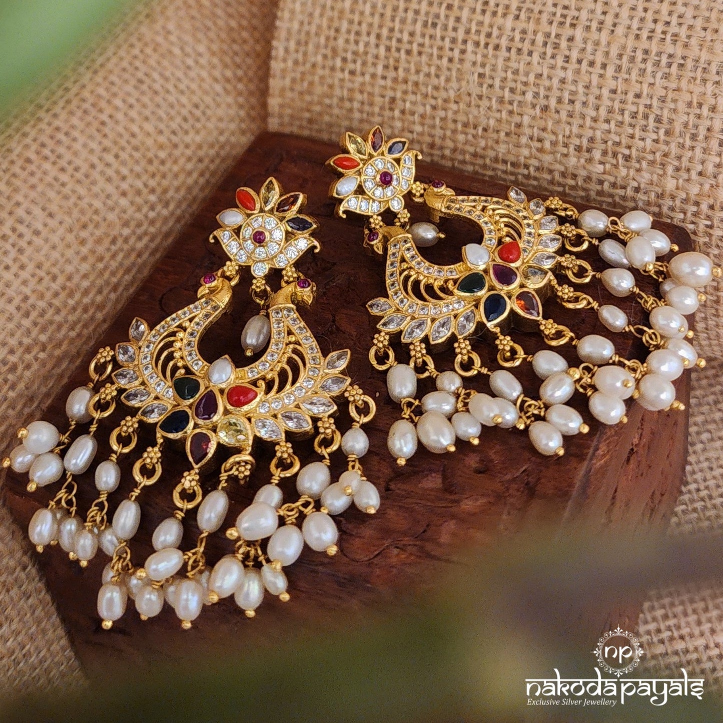 Trendy Navarathna Guttapusalu Chandbali (Ge8019)