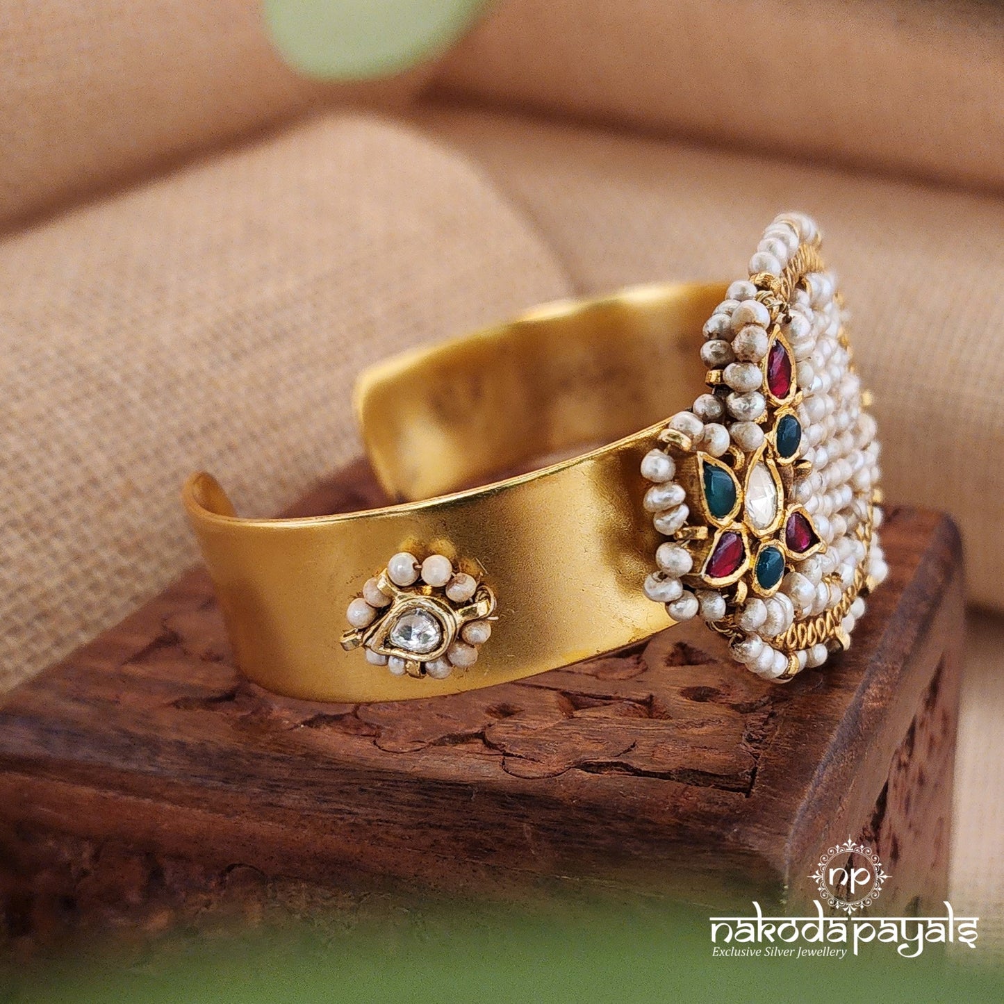 Pearly Cuff Kada (Gk2641)