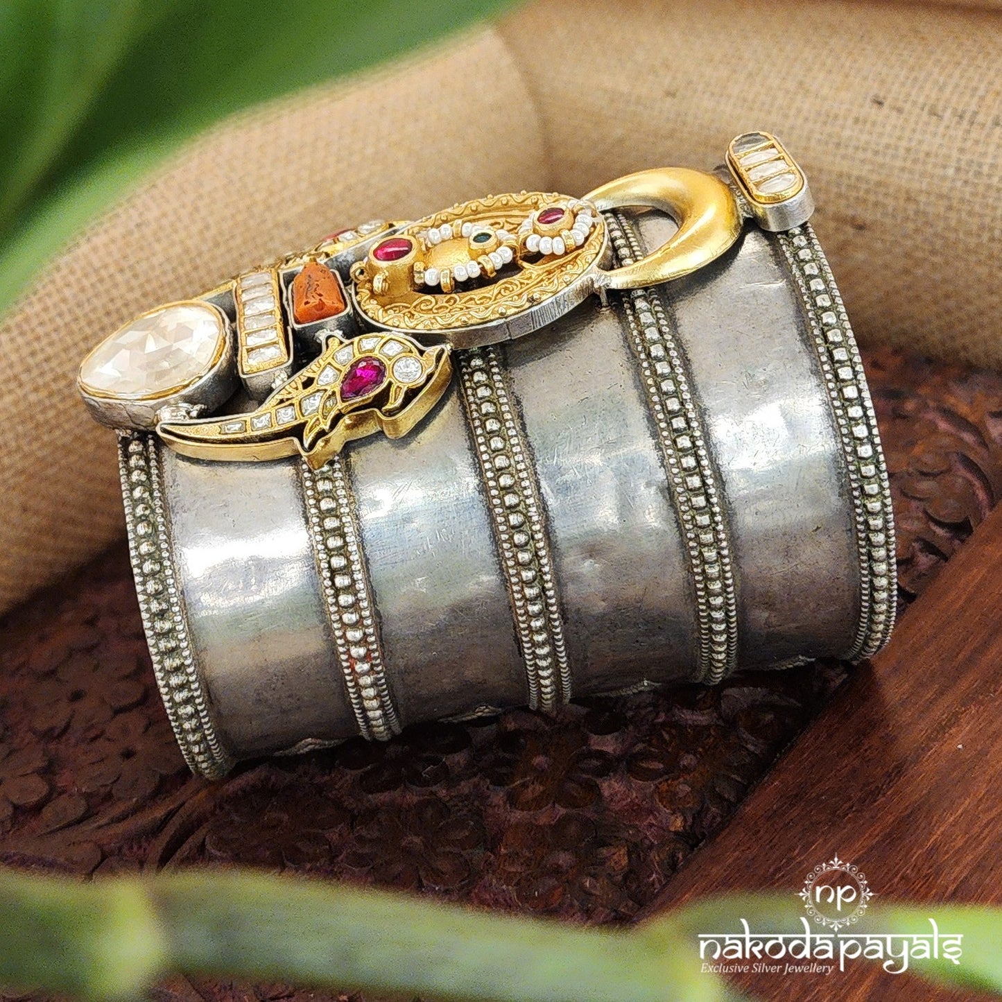 Vintage Cuff With Kundan Work (K4900)