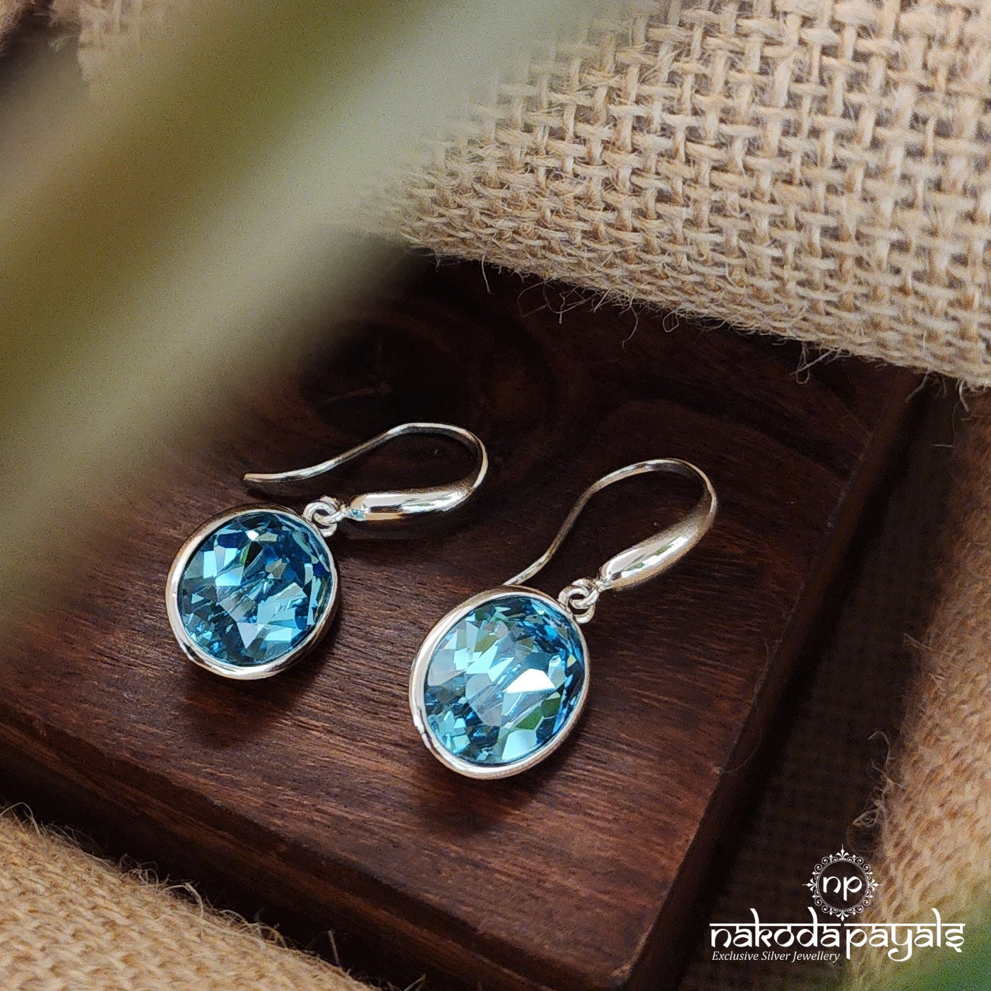 Aqua Swarovski Oval Drop (St2681)