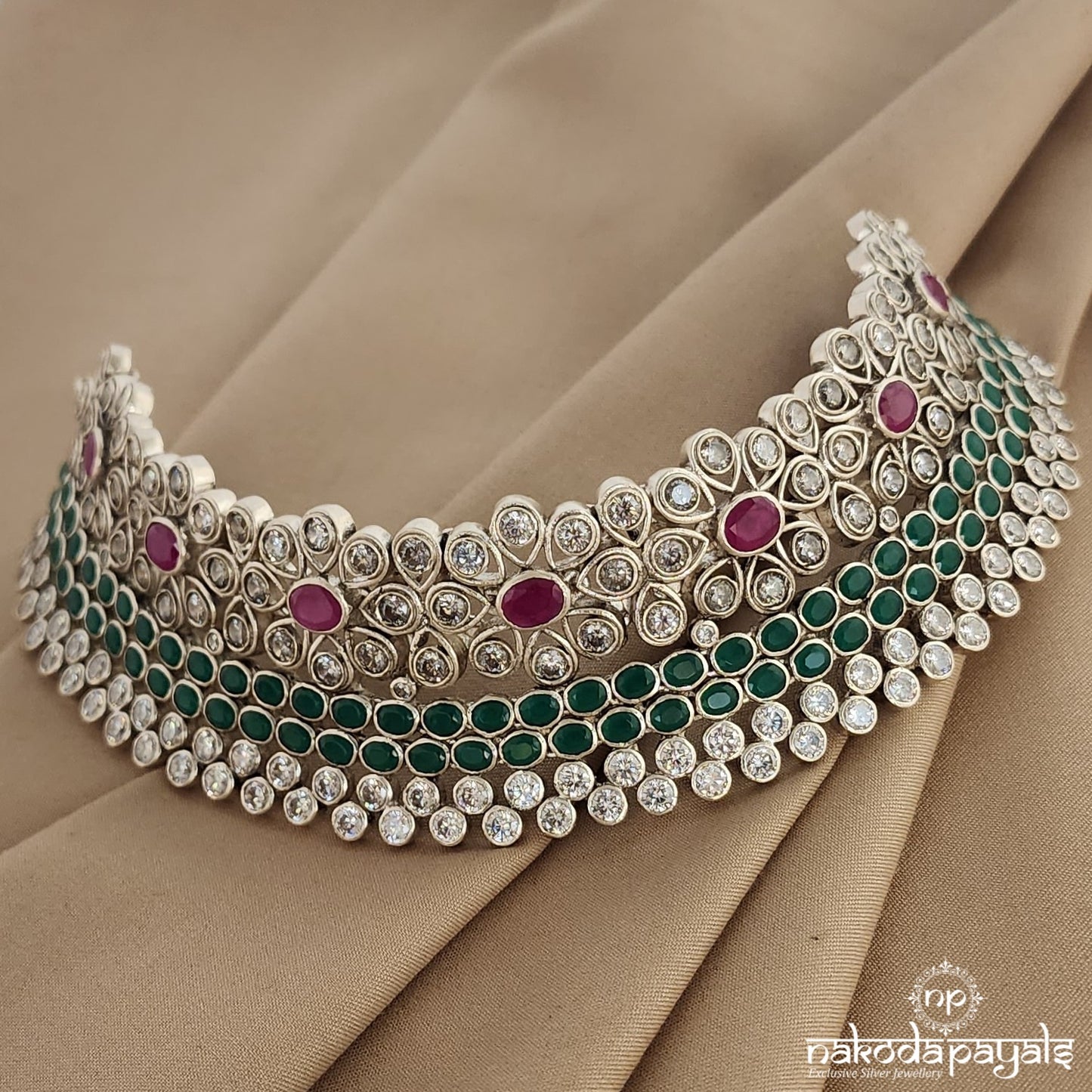 Floral Emerald Bedizened Hasli (N8306)