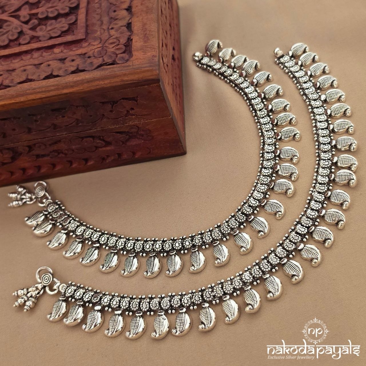 Elegant Mango Drop Anklets (A7064)
