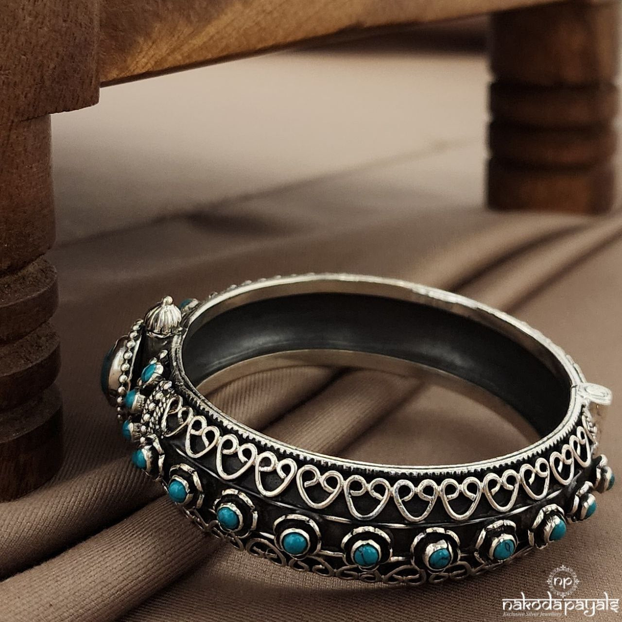 Circular Torquoise Screw Kada (K6198)