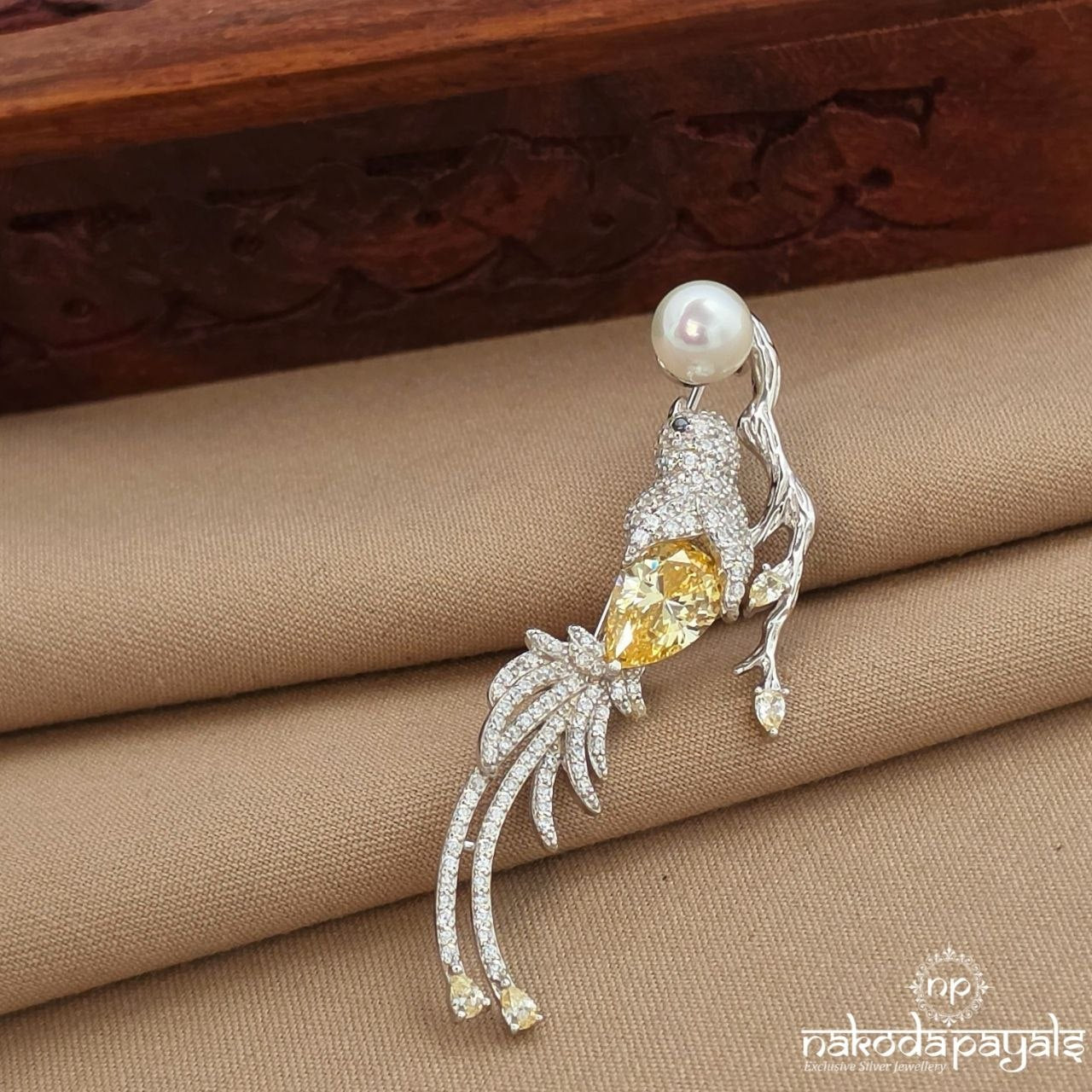 Sparkling Birdy Brooch (St4070)