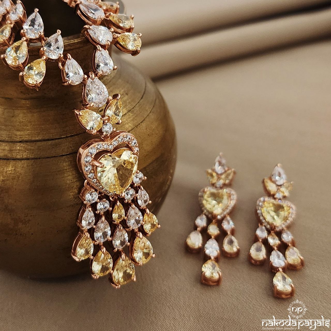 Yellow Heart Neckpiece With Earrings (St3439)