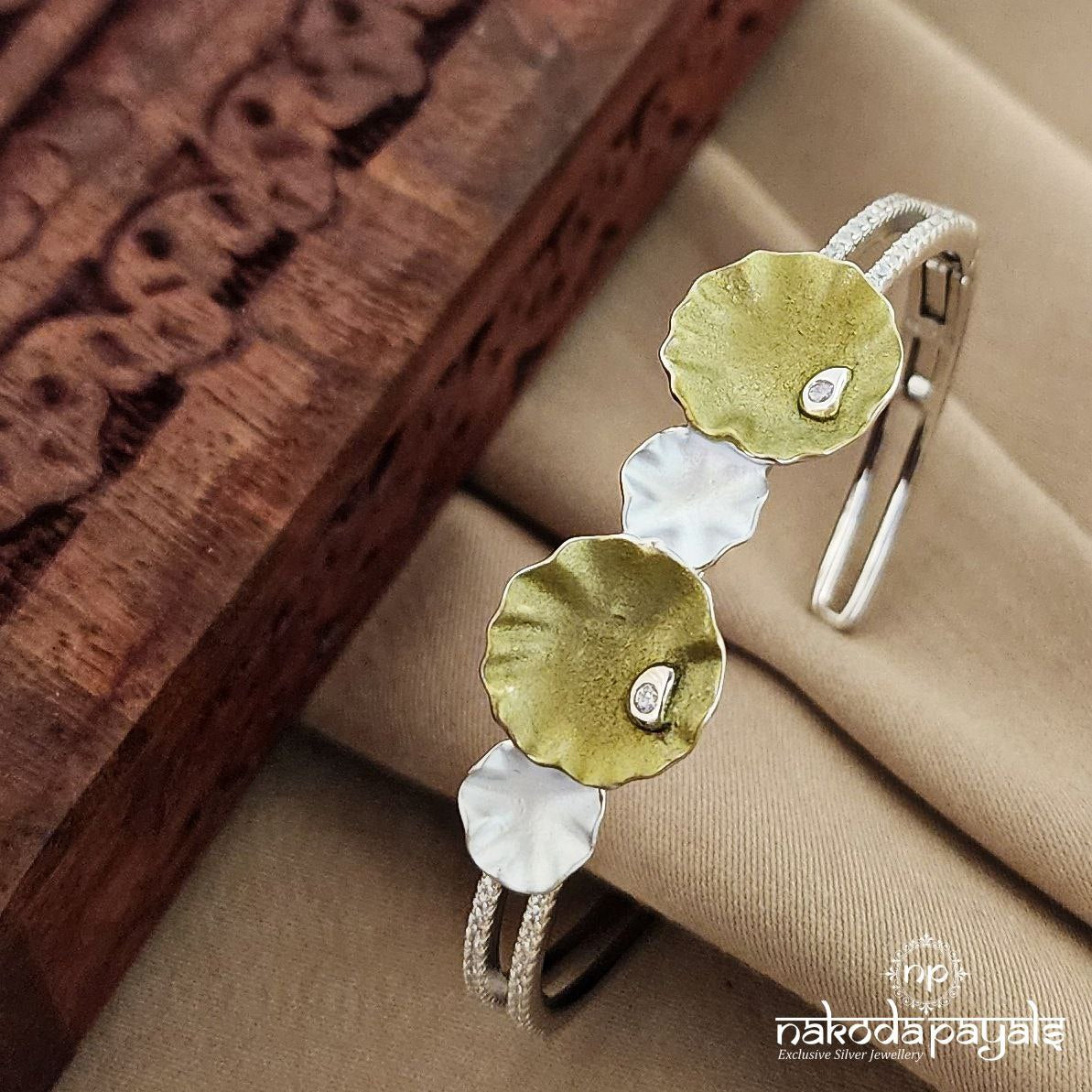 Green Shell Openable Kada (Sk1065)