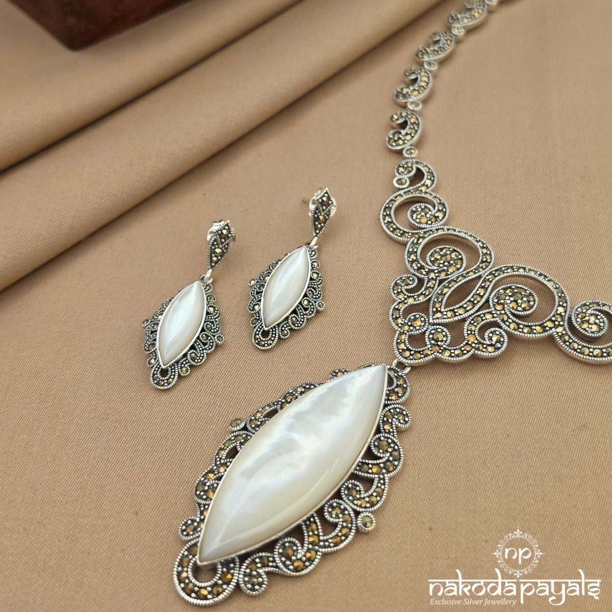 Statement MOP Marcasite Neckpiece With Earring (N12161)
