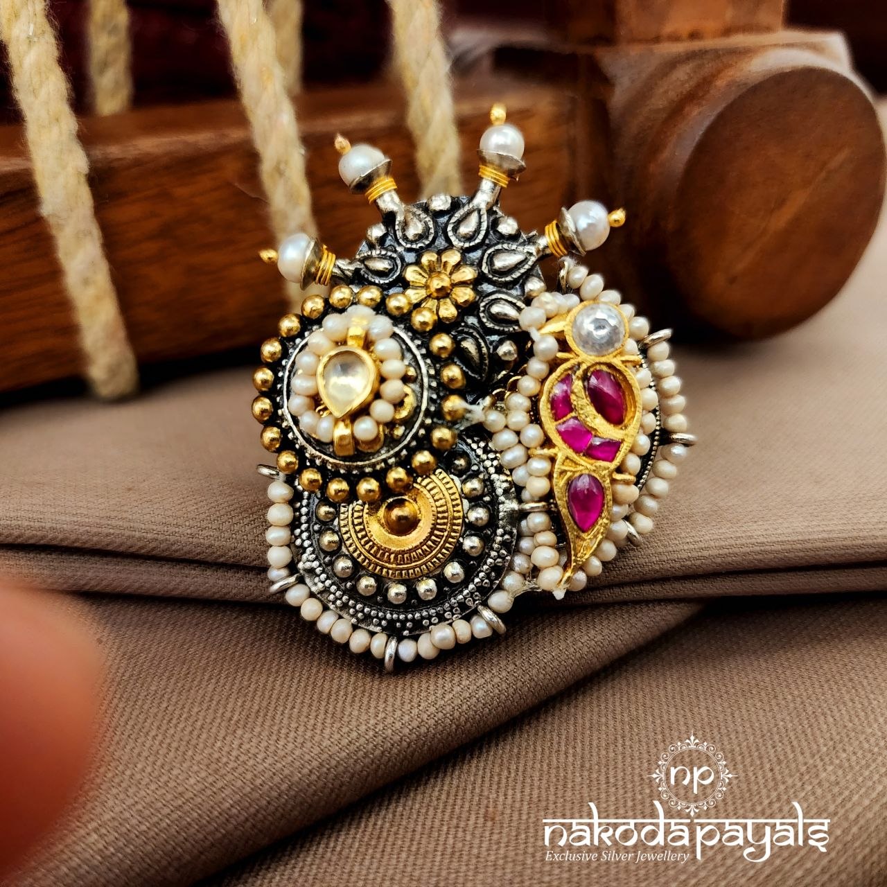 Pearled Peacock Finger Ring (F2929)
