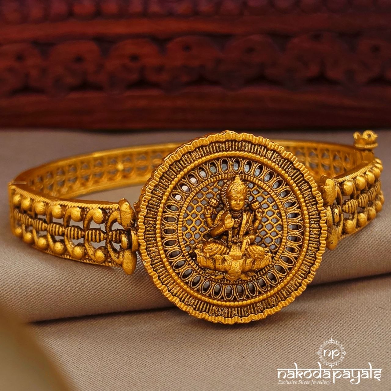 Captivating Watch Cum Kada (W0291)