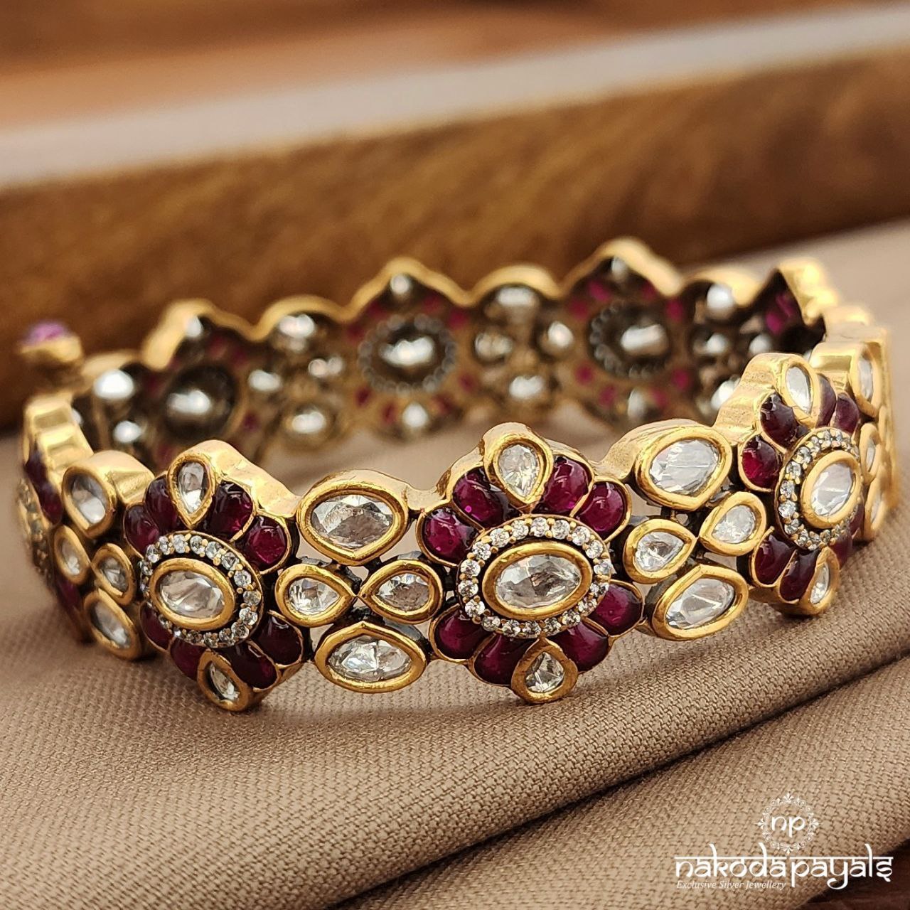 Unique Red Screw Kada (2.4) (Gk3202)