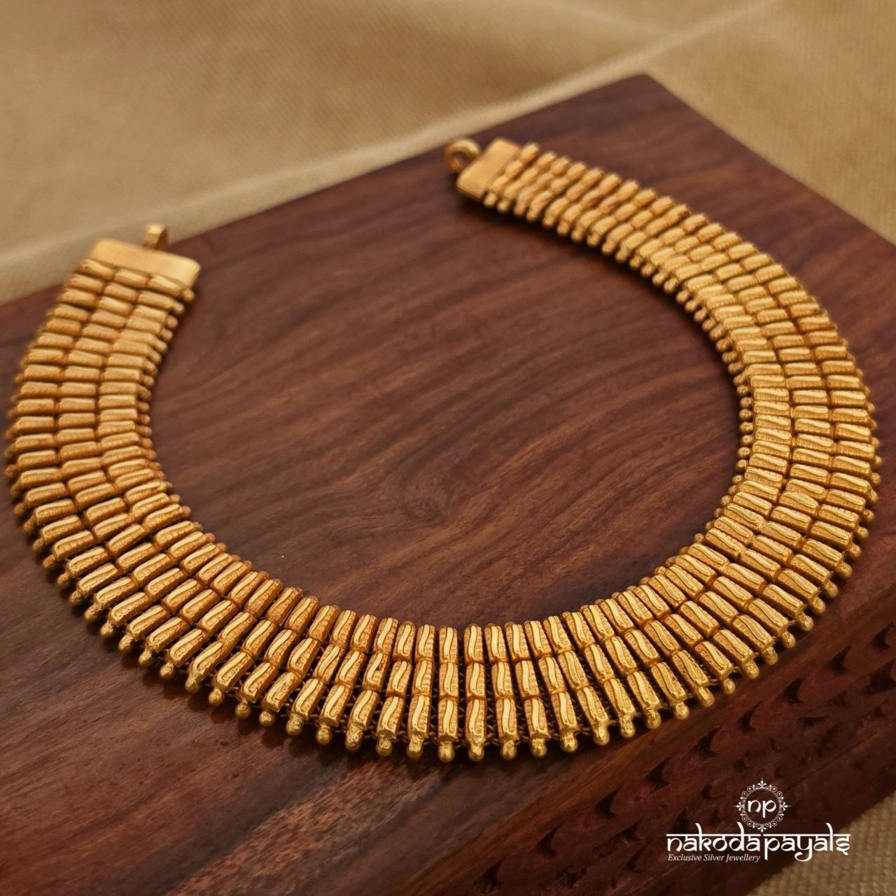 Exclusive Neck Belt (Gn10519)